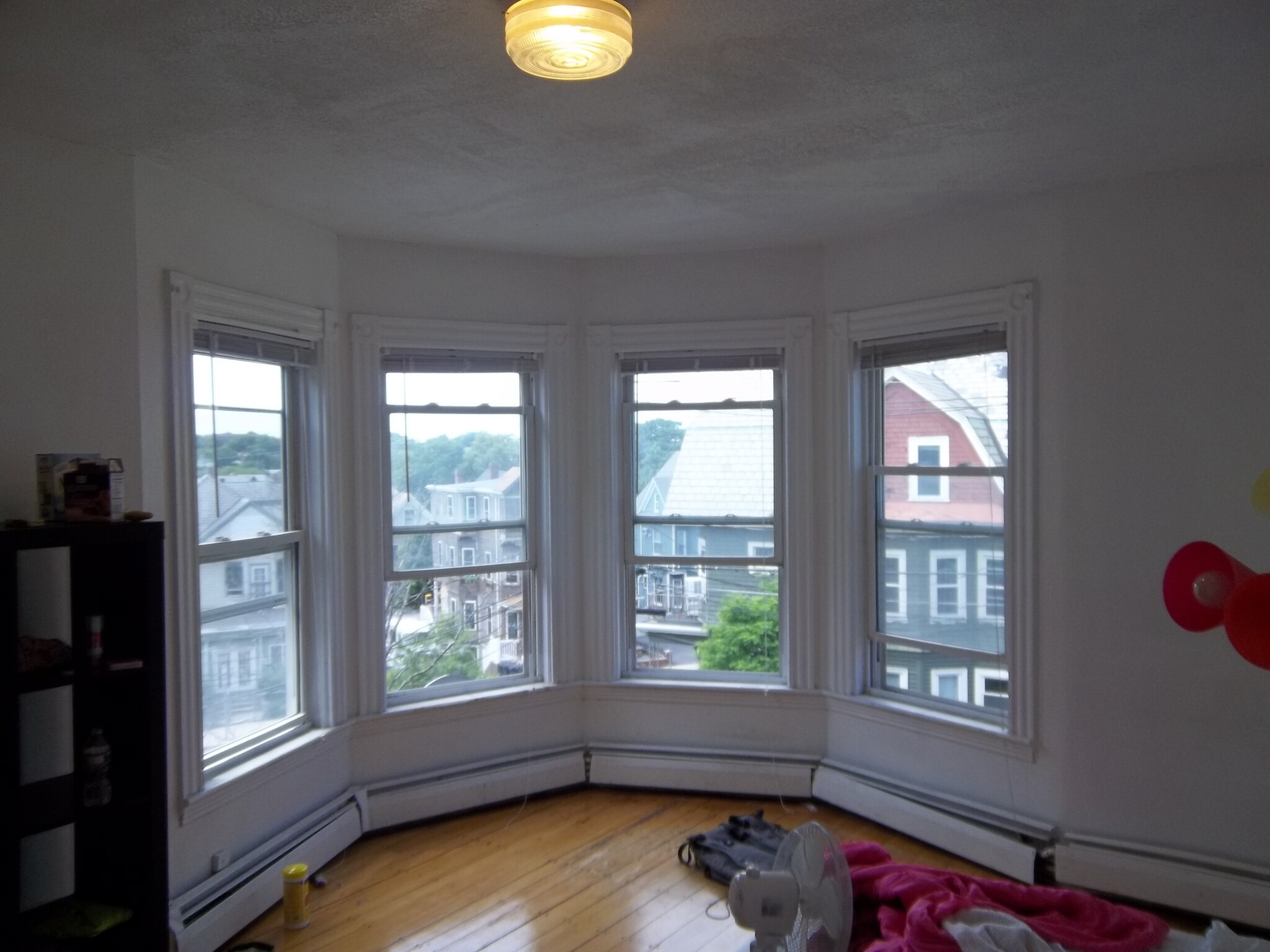 5 bed, 2 bath apartment for rent at 151 Central St Unit 2, Winter Hill — photo 4 of 9