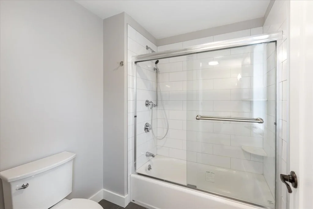 3 bed, 2 bath apartment for rent at 151 Clark St Unit 1P, The Port — photo 13 of 21