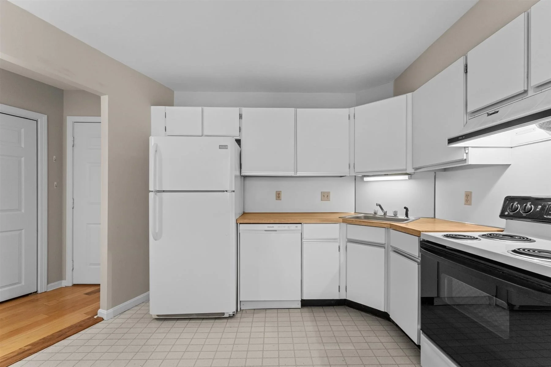 2 bed, 2 bath apartment for rent at 151 Coolidge Ave Unit 210, East Watertown — photo 6 of 19