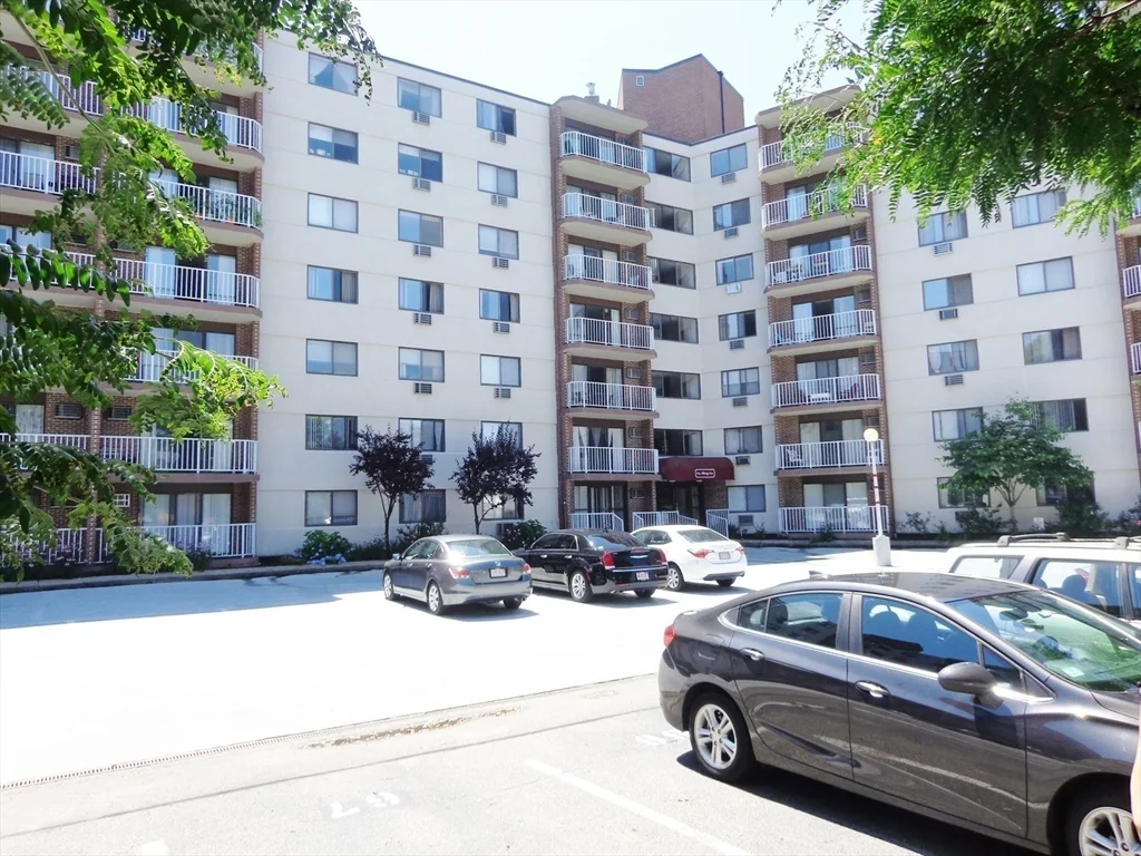 2 bed, 2 bath apartment for rent at 151 Coolidge Ave Unit 613, Watertown — photo 2 of 16