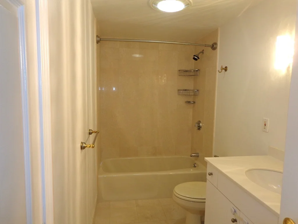 2 bed, 2 bath apartment for rent at 151 Coolidge Ave Unit 613, Watertown — photo 10 of 16