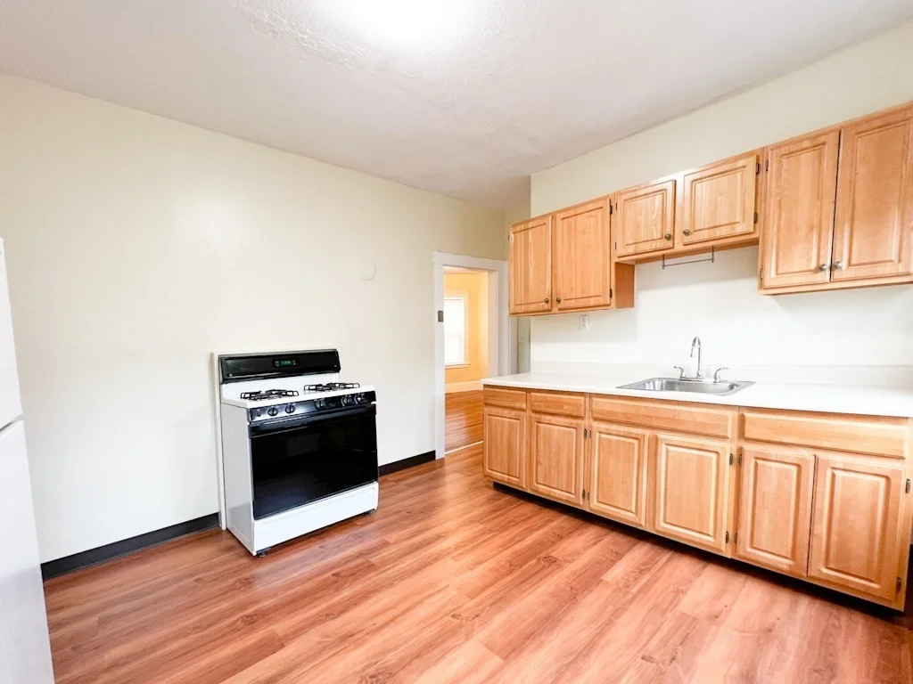 2 bed, 1 bath apartment for rent at 151 Draper St Unit 2, Dorchester — photo 5 of 9