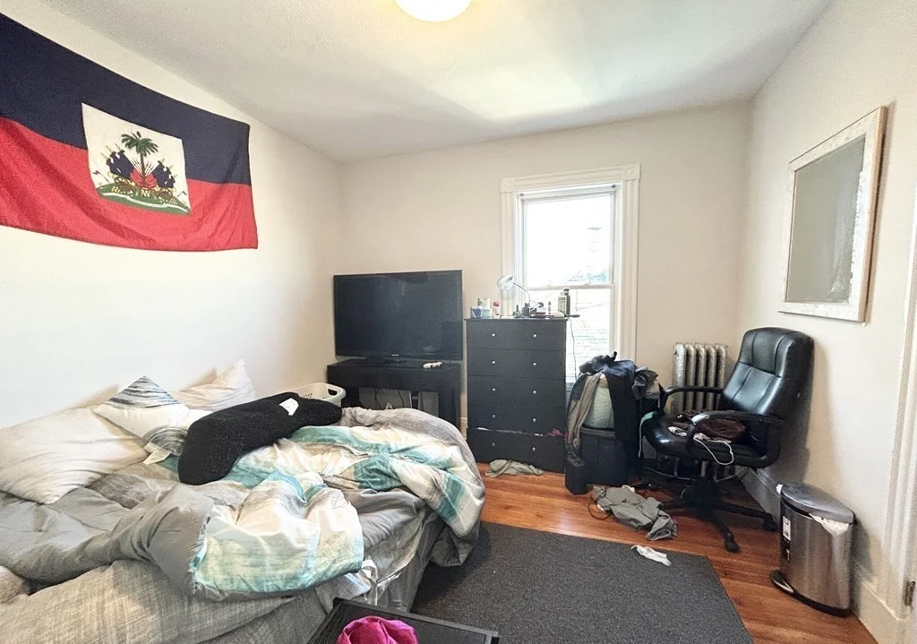 4 bed, 2 bath apartment for rent at 151 East Cottage Unit 3, Dorchester — photo 6 of 10