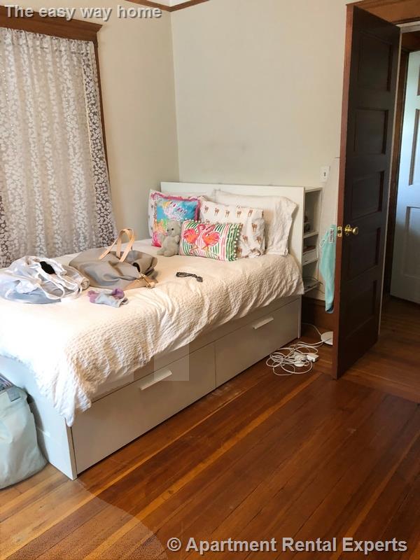 4 bed, 2 bath apartment for rent at 151 Elm St Unit 1, Porter Square — photo 5 of 13