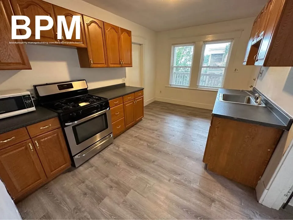 3 bed, 1 bath apartment for rent at 151 Forest Hills St Unit 1, Jamaica Plain — photo 3 of 5