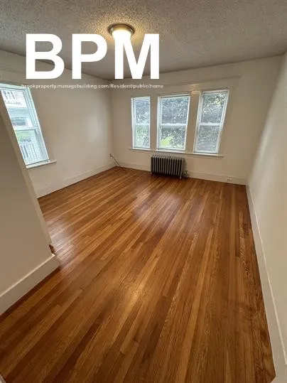 3 bed, 1 bath apartment for rent at 151 Forest Hills St Unit 1, Jamaica Plain — photo 4 of 5