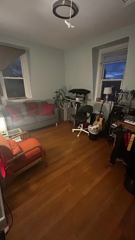 2 bed, 1 bath apartment for rent at 151 Grove St Unit 2, Waltham — photo 4 of 8