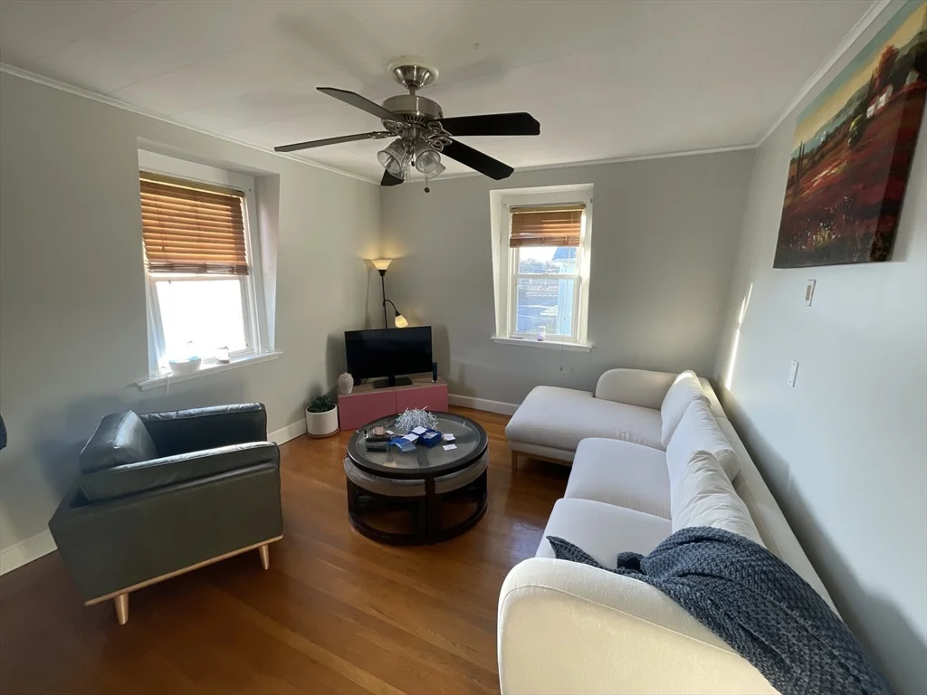 2 bed, 1 bath apartment for rent at 151 Grove St Unit 2, Waltham — photo 2 of 8