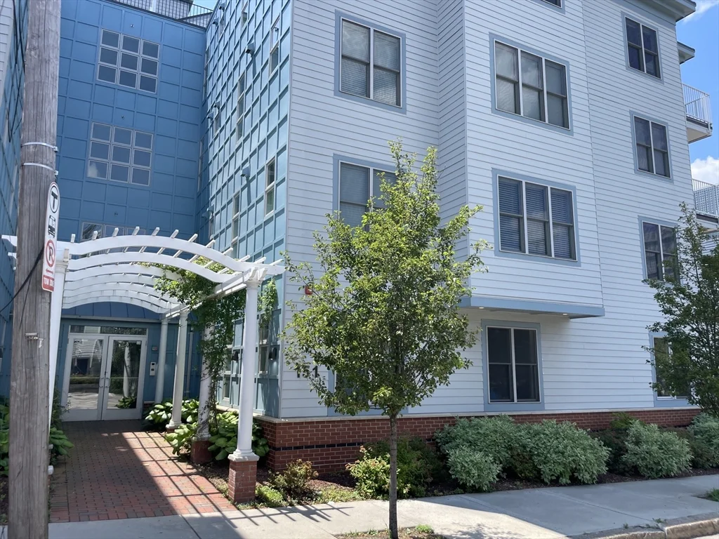 2 bed, 2 bath apartment for rent at 151 Hancock St Unit 5, North Quincy — photo 2 of 12