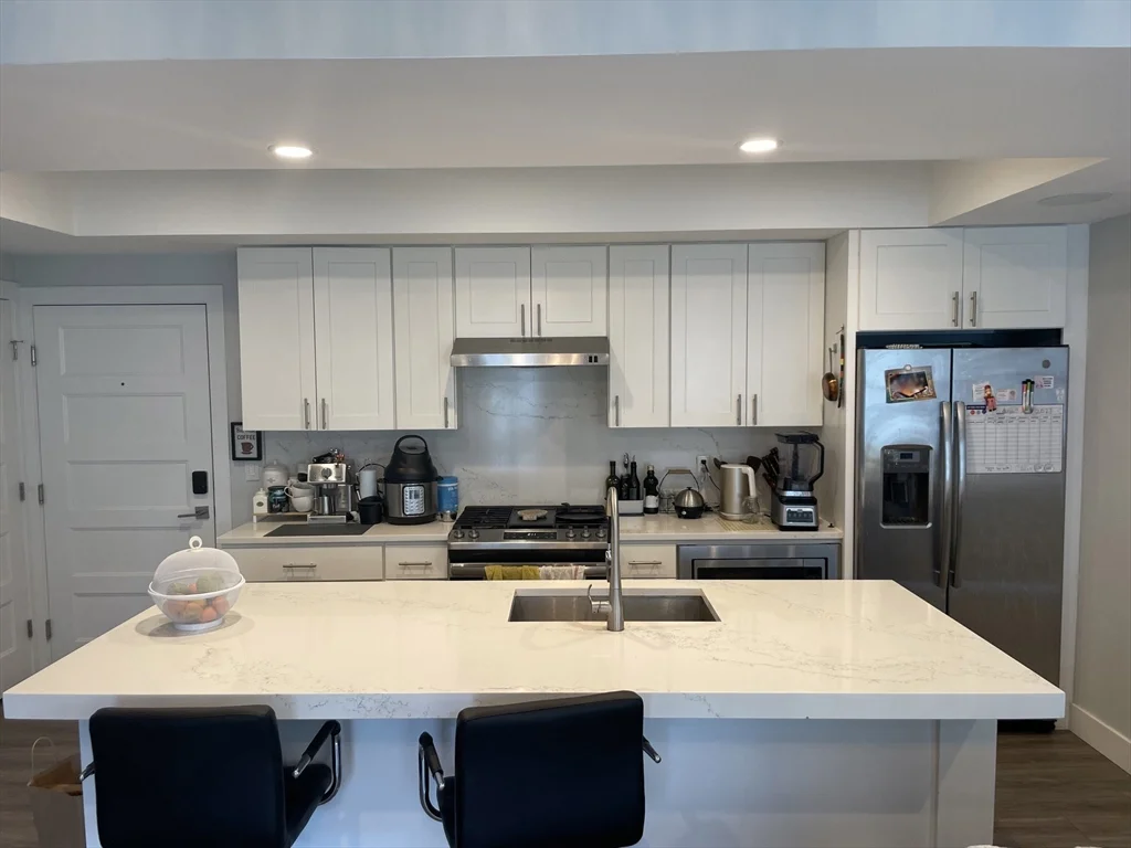 2 bed, 2 bath apartment for rent at 151 Hancock St Unit 5, North Quincy — photo 3 of 12