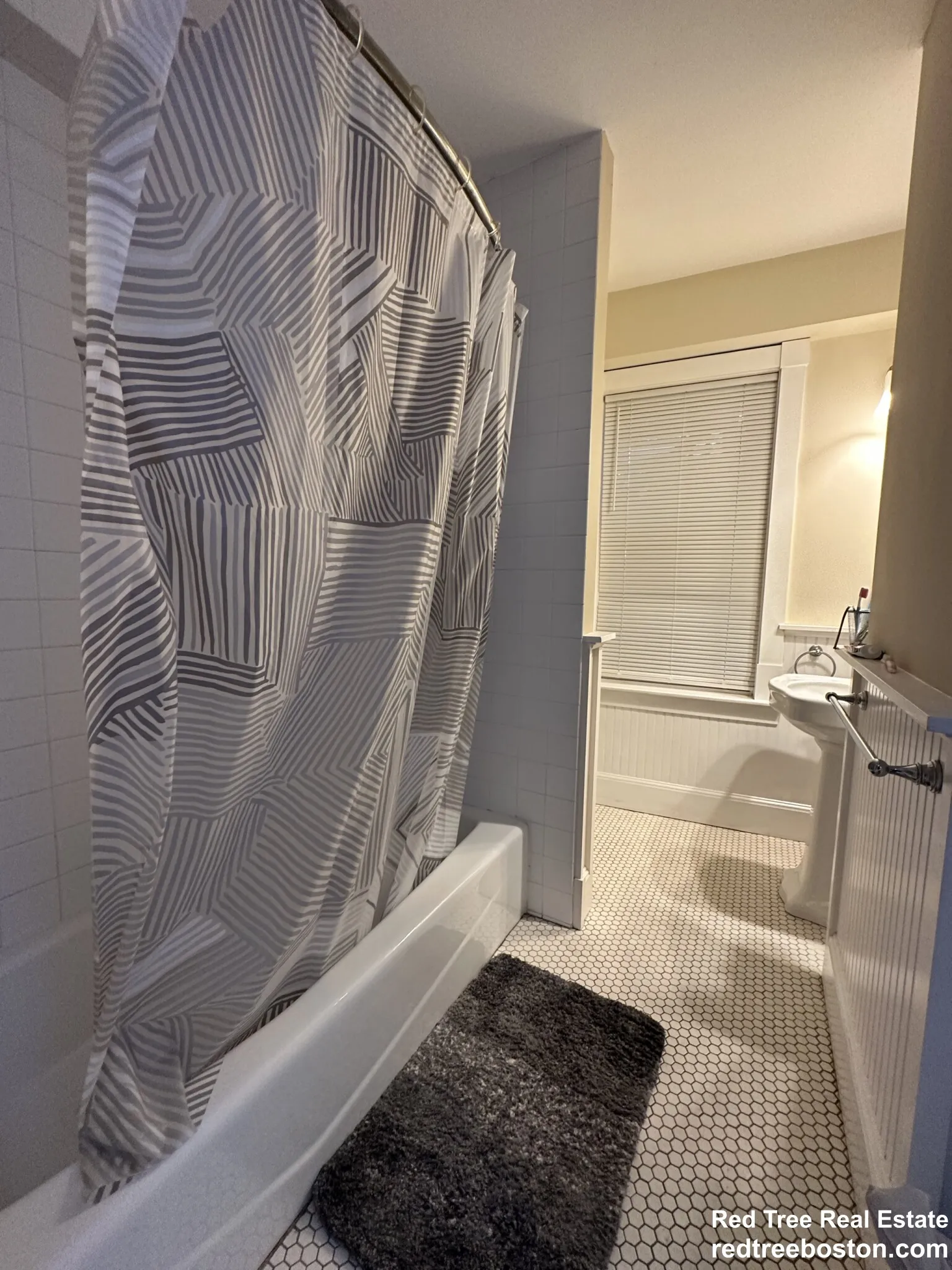 6 bed, 3 bath apartment for rent at 151 Highland St Unit 2, Roxbury — photo 6 of 22