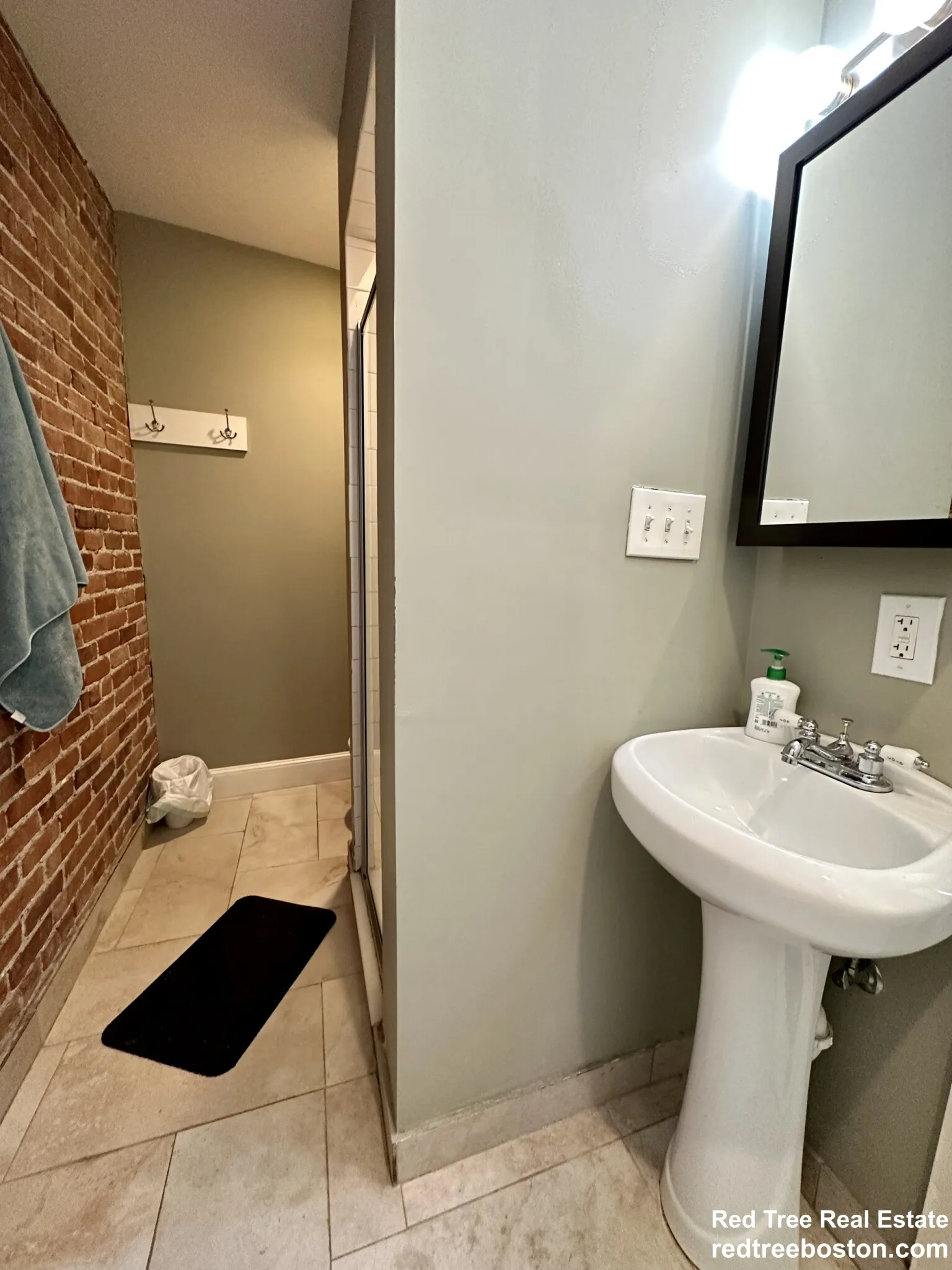 6 bed, 3 bath apartment for rent at 151 Highland St Unit 2, Roxbury — photo 10 of 22