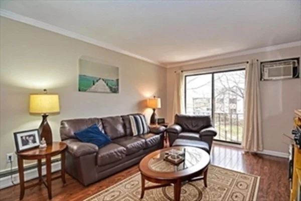 2 bed, 1 bath apartment for rent at 151 King Unit 304, Franklin — photo 7 of 10