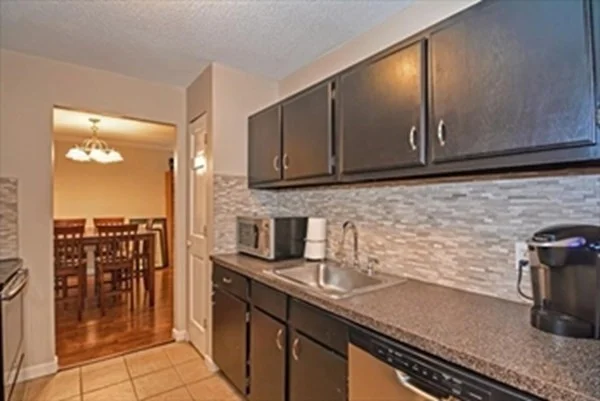 2 bed, 1 bath apartment for rent at 151 King Unit 304, Franklin — photo 3 of 10