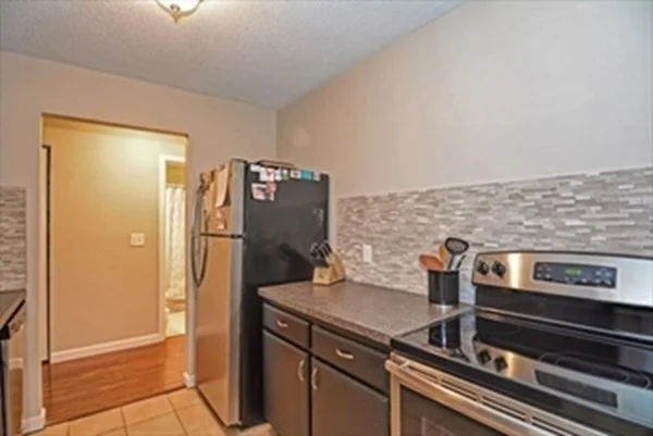 2 bed, 1 bath apartment for rent at 151 King Unit 304, Franklin — photo 4 of 10