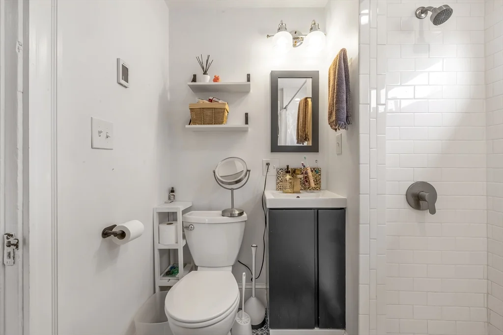 1 bed, 1 bath apartment for rent at 151 Magazine St Unit 3, Cambridgeport — photo 4 of 19