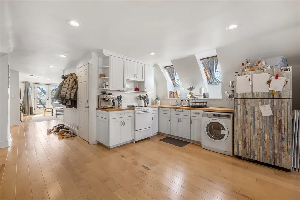 1 bed, 1 bath apartment for rent at 151 Magazine St Unit 3, Cambridgeport — photo 1 of 19