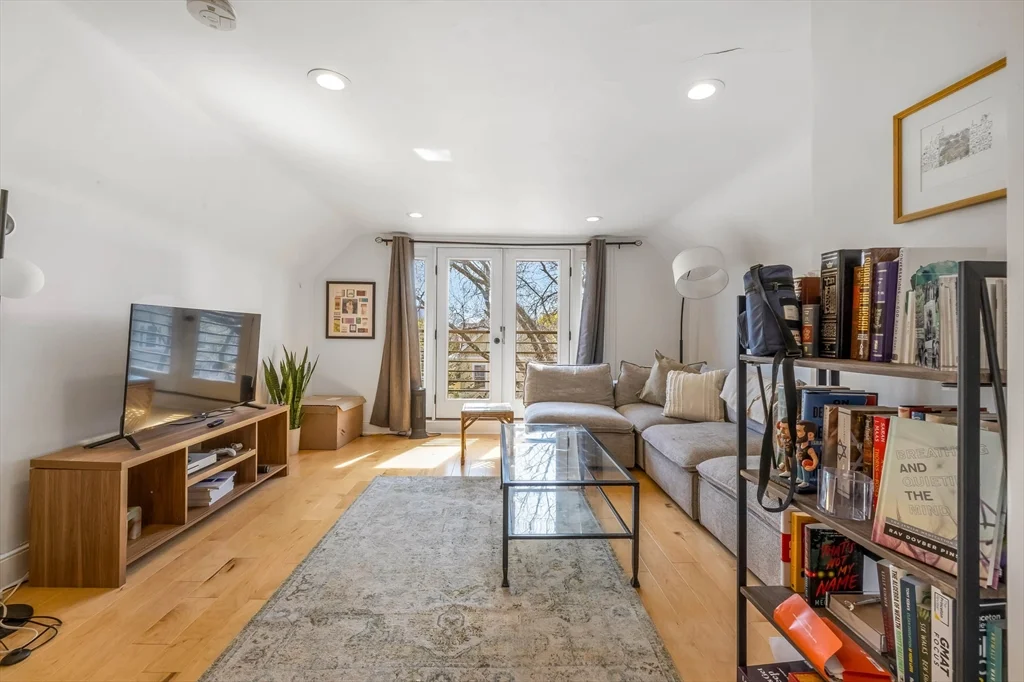 1 bed, 1 bath apartment for rent at 151 Magazine St Unit 3, Cambridgeport — photo 10 of 19