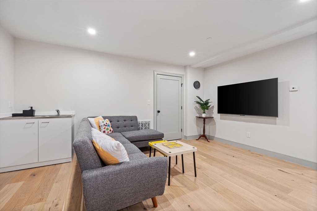 1 bed, 1 bath apartment for rent at 151 Mason Ter Unit 1, Brookline — photo 13 of 21