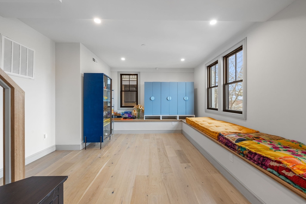 1 bed, 1 bath apartment for rent at 151 Mason Ter Unit 1, Brookline — photo 3 of 21
