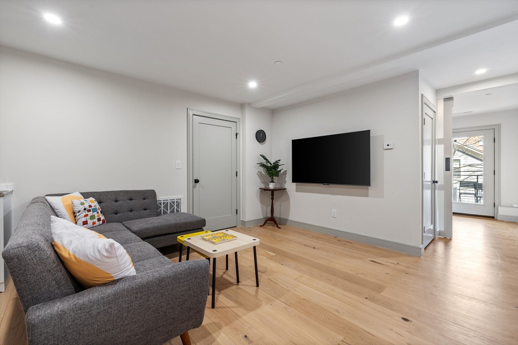 1 bed, 1 bath apartment for rent at 151 Mason Ter Unit 1, Brookline — photo 14 of 21