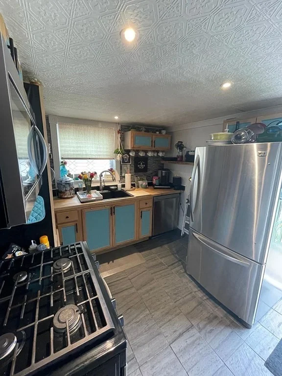 2 bed, 1 bath apartment for rent at 151 Pitman St Unit 151, Fall River — photo 4 of 10