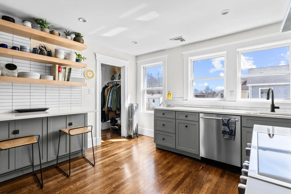 3 bed, 1 bath apartment for rent at 151 Pleasant Unit 151, Watertown — photo 3 of 24