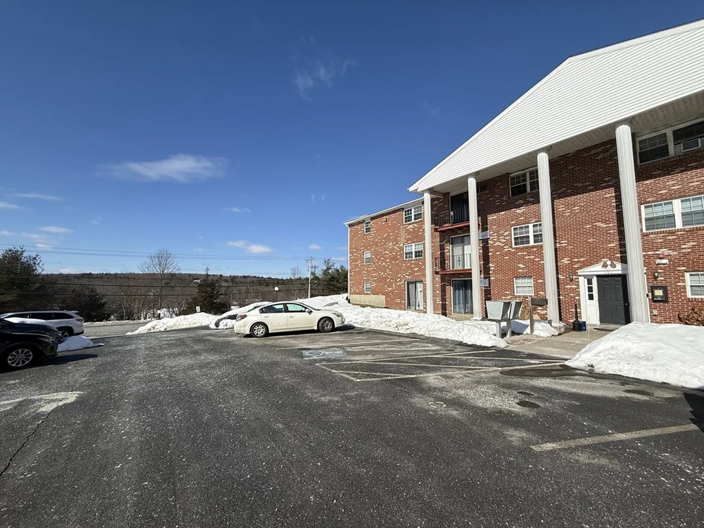 1 bed, 1 bath apartment for rent at 151 Providence Rd Unit H, Grafton — photo 2 of 29