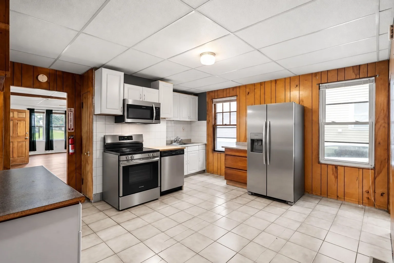 3 bed, 1 bath apartment for rent at 151 Providence St Unit 1, Union Hill — photo 2 of 19