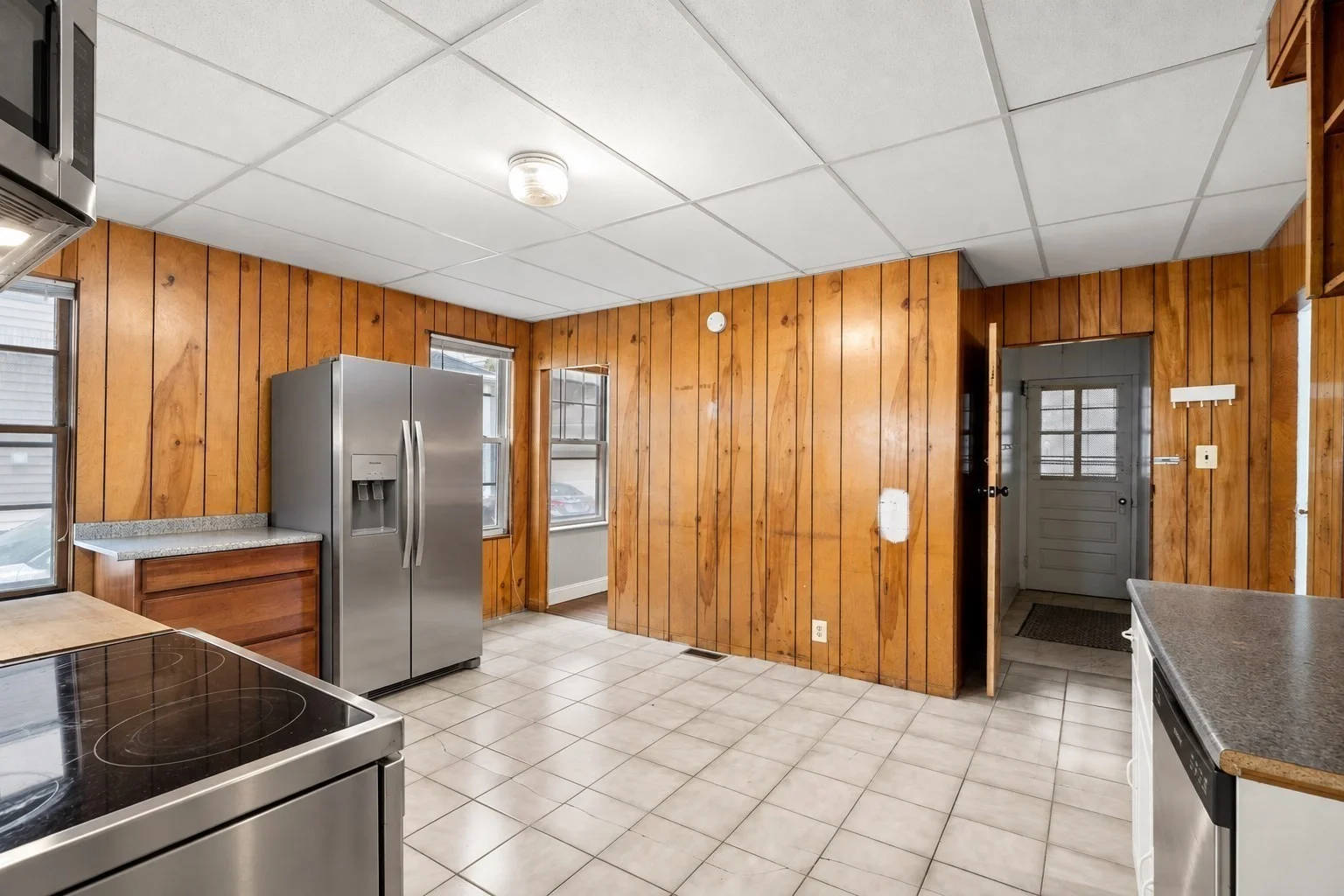 3 bed, 1 bath apartment for rent at 151 Providence St Unit 1, Union Hill — photo 3 of 19