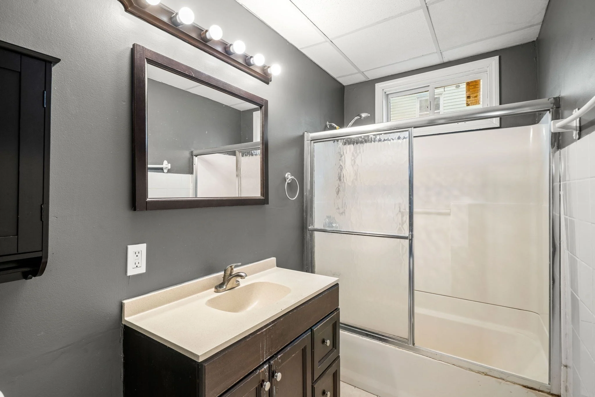 3 bed, 1 bath apartment for rent at 151 Providence St Unit 1, Union Hill — photo 8 of 19