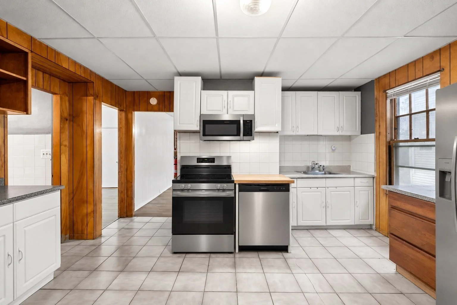 3 bed, 1 bath apartment for rent at 151 Providence St Unit 1, Union Hill — photo 1 of 19