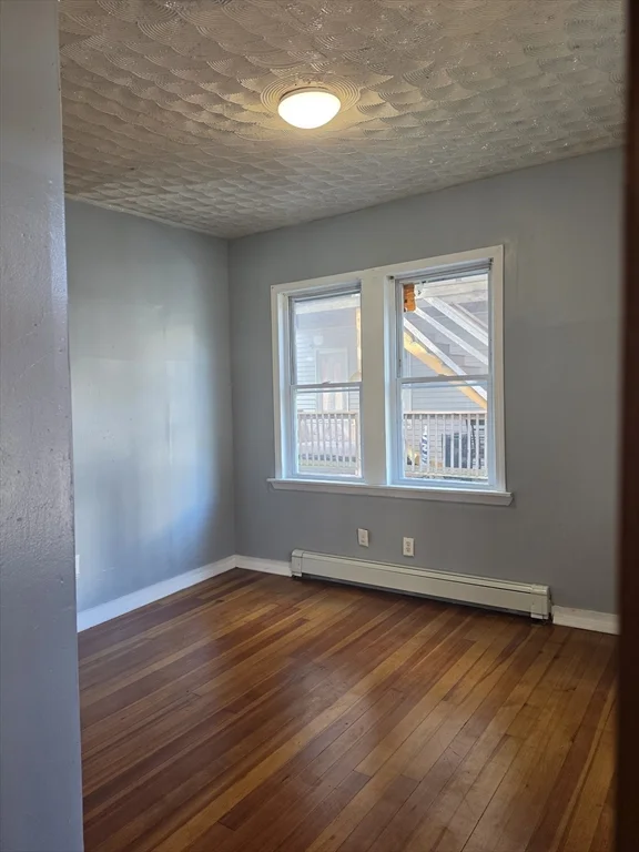 4 bed, 1 bath apartment for rent at 151 Salem Unit 1, Lowell — photo 4 of 11