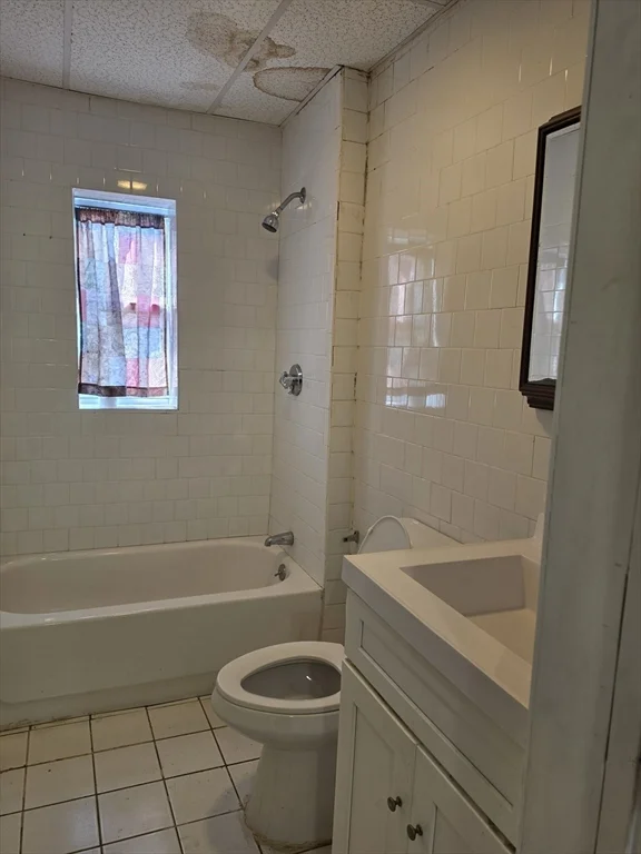 4 bed, 1 bath apartment for rent at 151 Salem Unit 1, Lowell — photo 10 of 11