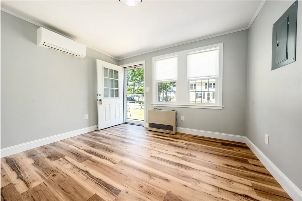 2 bed, 1 bath apartment for rent at 151 Seaview Unit A, Yarmouth — photo 5 of 19