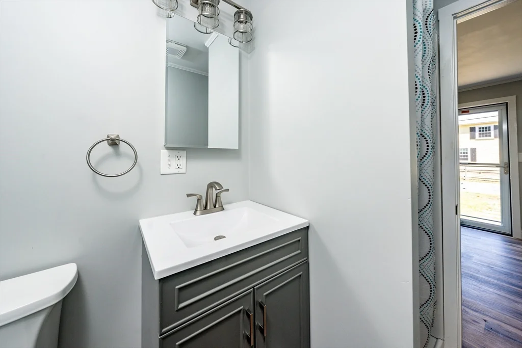 2 bed, 1 bath apartment for rent at 151 Seaview Unit A, Yarmouth — photo 11 of 19