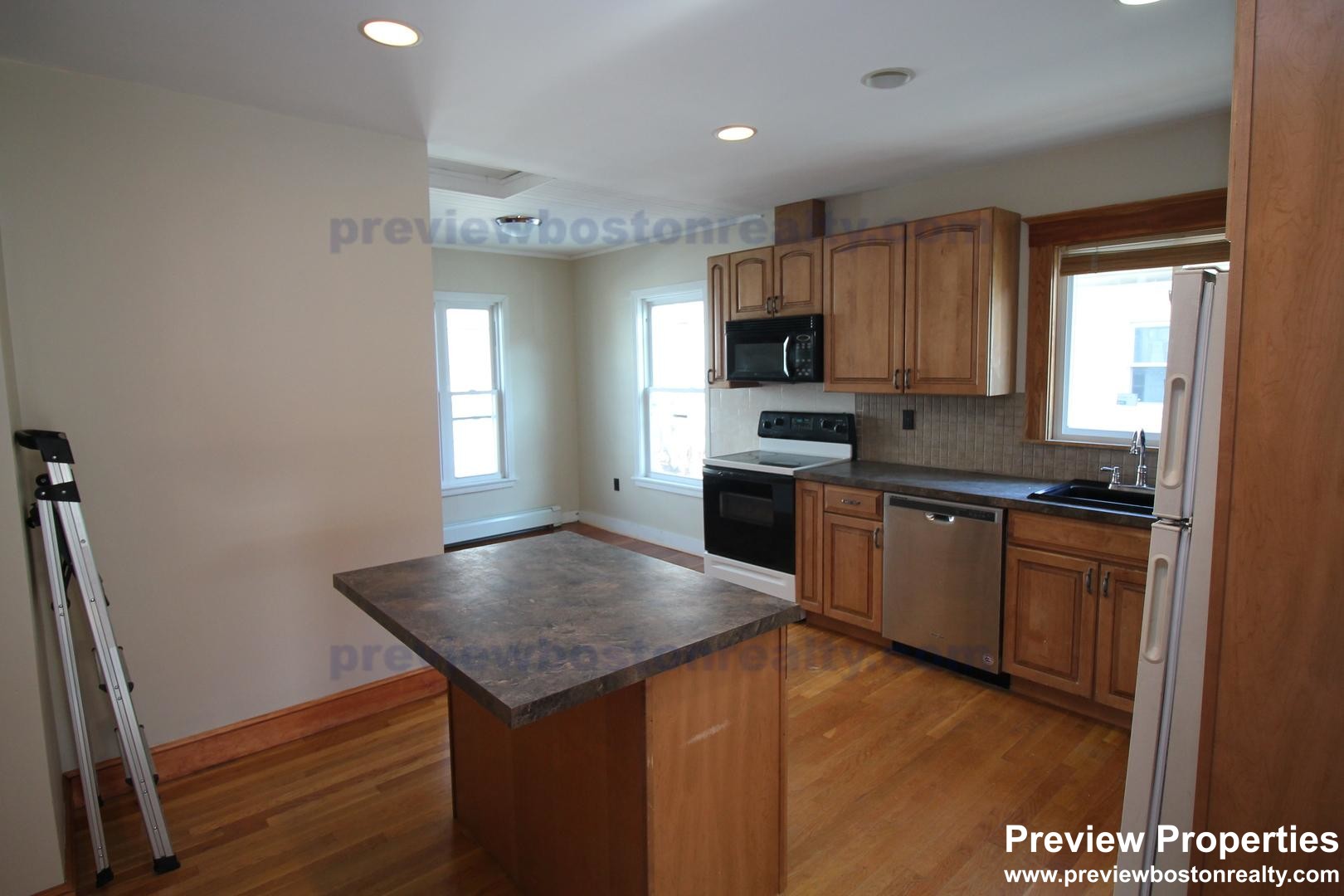 3 bed, 1 bath apartment for rent at 151 Tremont St Unit 2, Boston Downtown — photo 3 of 11