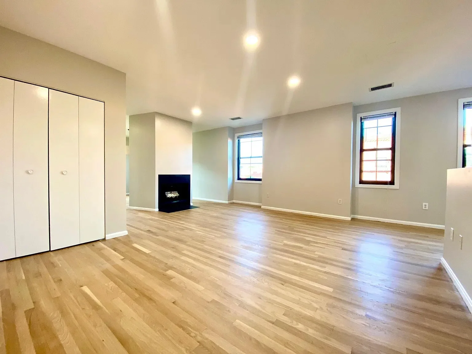 2 bed, 1.5 bath apartment for rent at 151 West Brookline St Unit 5, Shawmut — photo 5 of 13