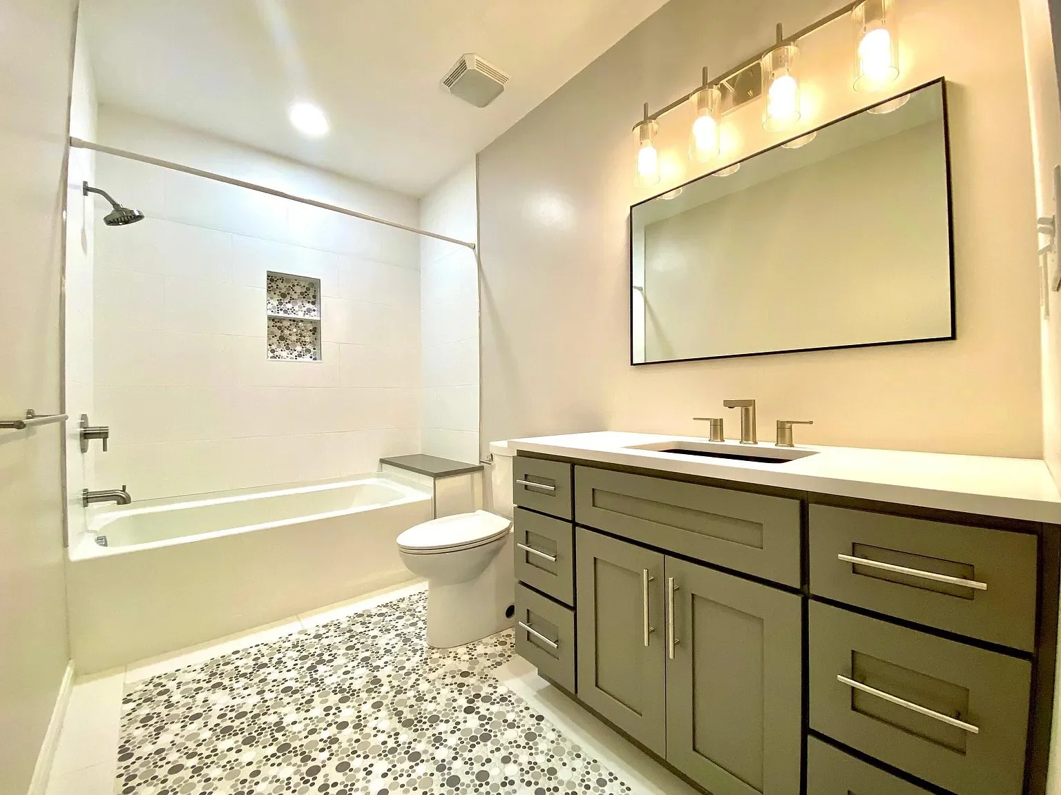 2 bed, 1.5 bath apartment for rent at 151 West Brookline St Unit 5, Shawmut — photo 10 of 13