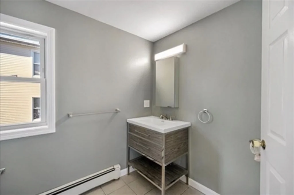 1 bed, 1 bath apartment for rent at 151 Whipple St Unit 1, Fall River — photo 11 of 12