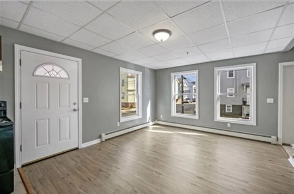 1 bed, 1 bath apartment for rent at 151 Whipple St Unit 1, Fall River — photo 3 of 12