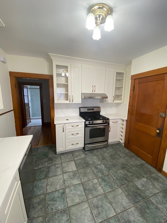 2 bed, 1 bath apartment for rent at 1514-1516 Centre St Unit 1, Roslindale — photo 6 of 14
