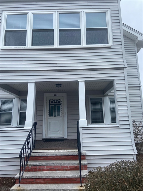 2 bed, 1 bath apartment for rent at 1514-1516 Centre St Unit 1, Roslindale — photo 1 of 14