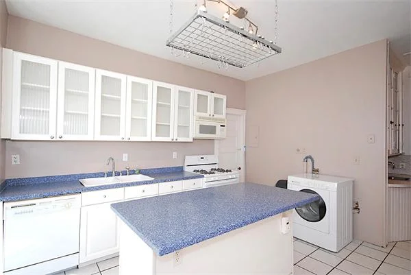 2 bed, 2 bath apartment for rent at 1514 Beacon St Unit 41, Brookline — photo 11 of 18