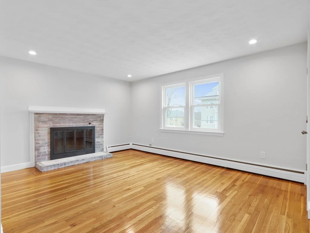 2 bed, 1 bath apartment for rent at 1515 Centre St Unit 2, West Roxbury — photo 5 of 17