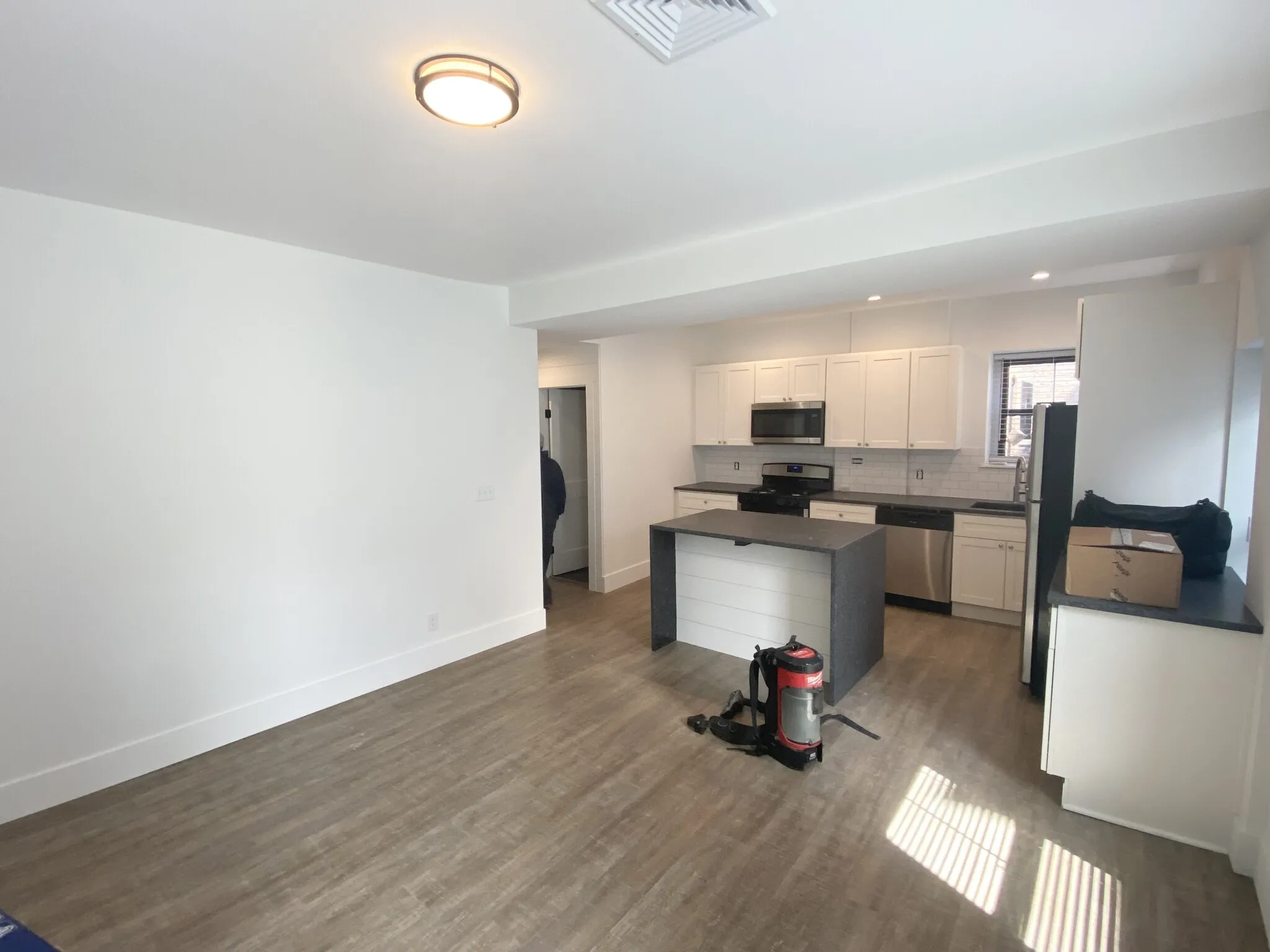 4 bed, 2 bath apartment for rent at 1516 Tremont St Unit 2, Mission Hill — photo 2 of 16