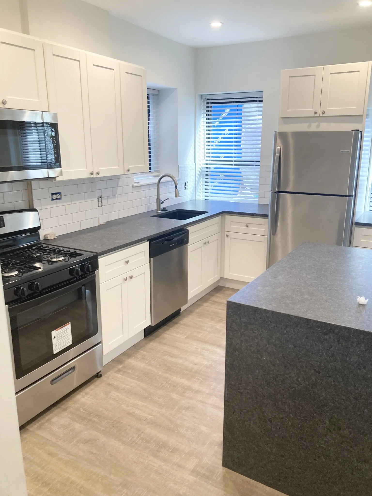4 bed, 2 bath apartment for rent at 1516 Tremont St Unit 2, Mission Hill — photo 4 of 16