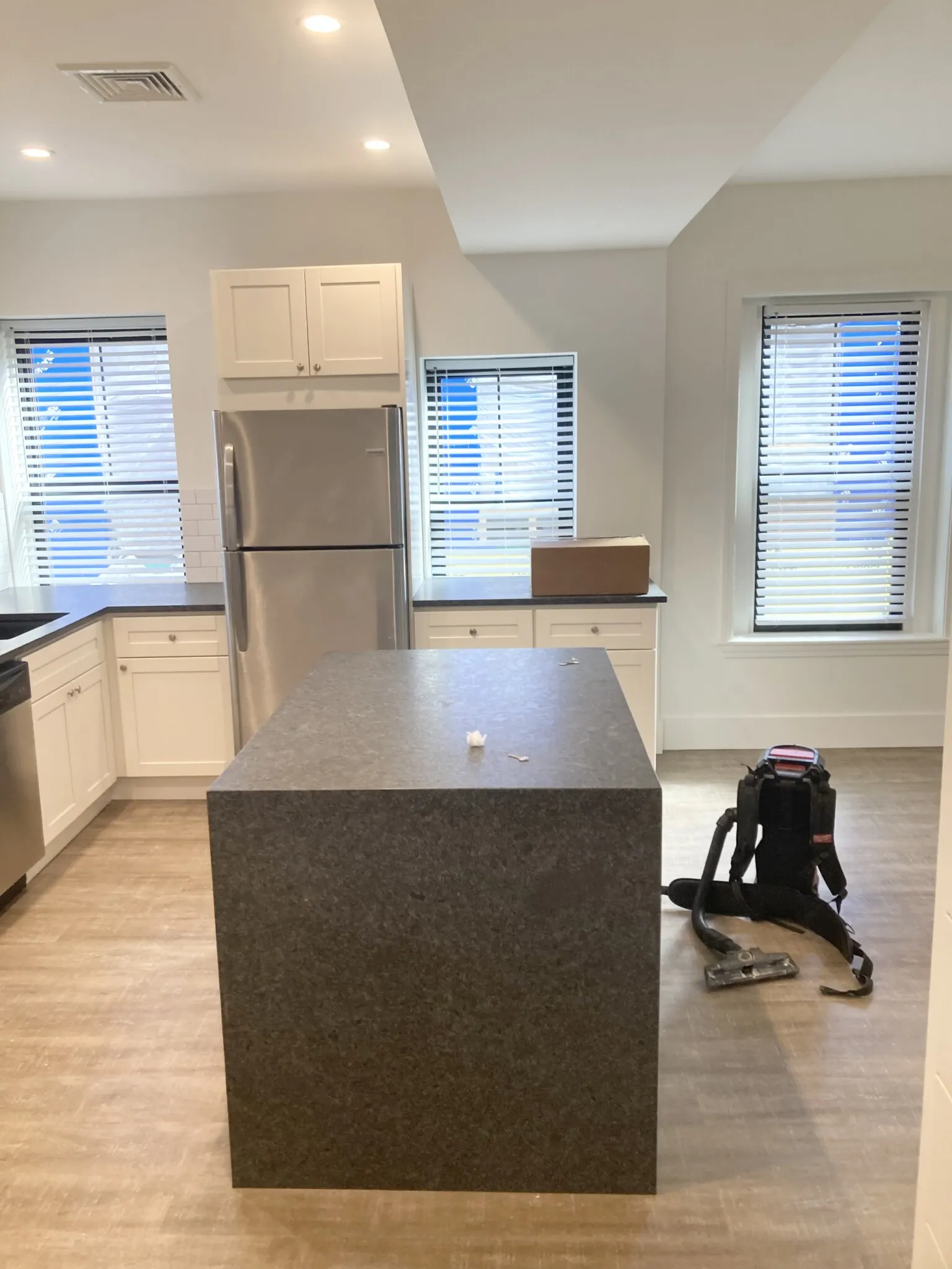 4 bed, 2 bath apartment for rent at 1516 Tremont St Unit 2, Mission Hill — photo 5 of 16