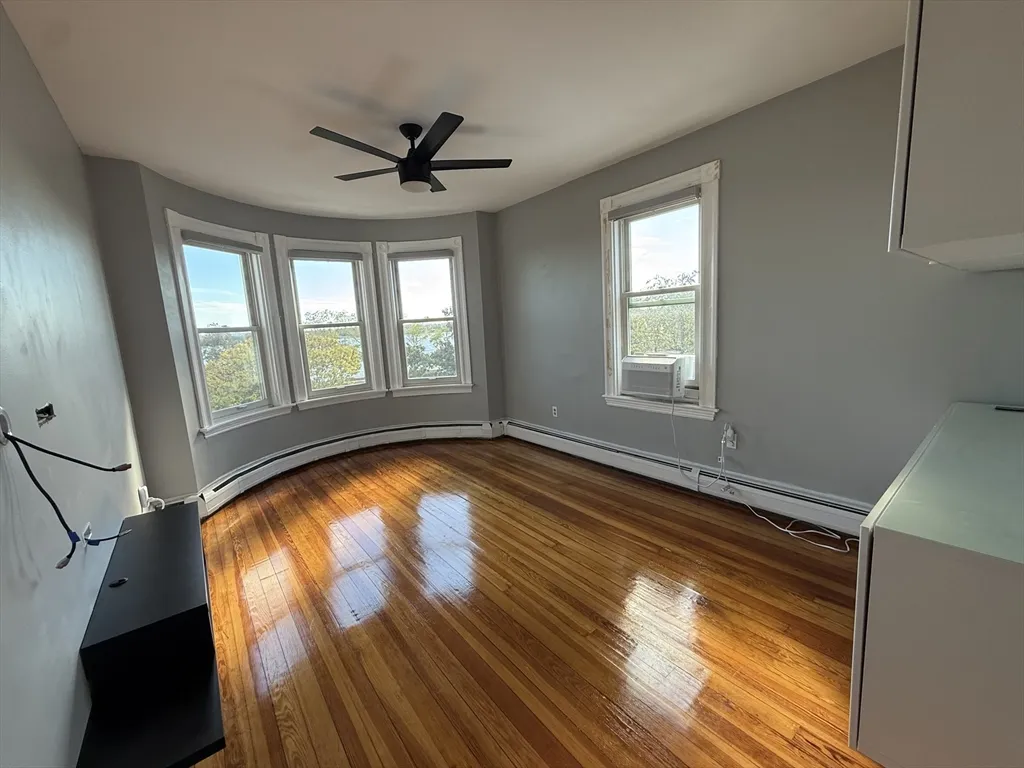 3 bed, 1 bath apartment for rent at 1518 Columbia Rd Unit 3, South Boston — photo 4 of 9