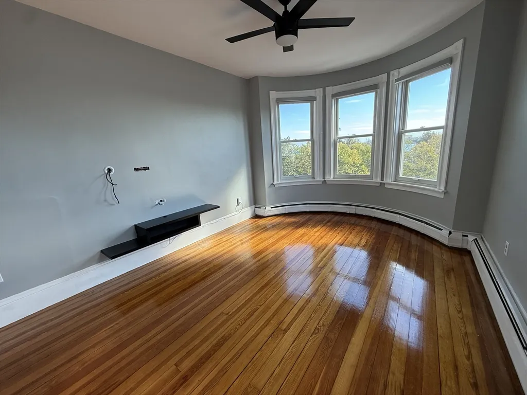 3 bed, 1 bath apartment for rent at 1518 Columbia Rd Unit 3, South Boston — photo 3 of 9